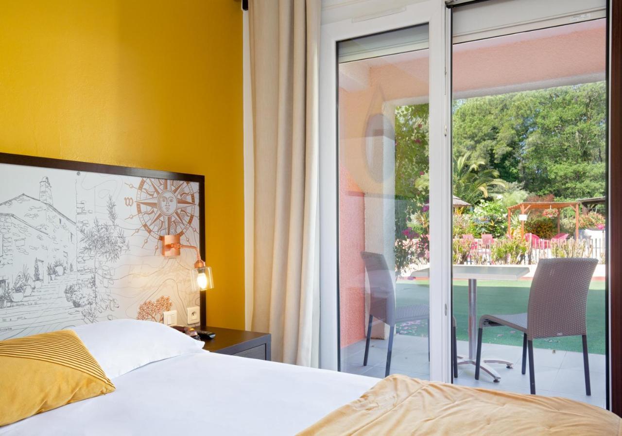 Hotel Les Pins Blancs En Provence Le Muy Exterior foto