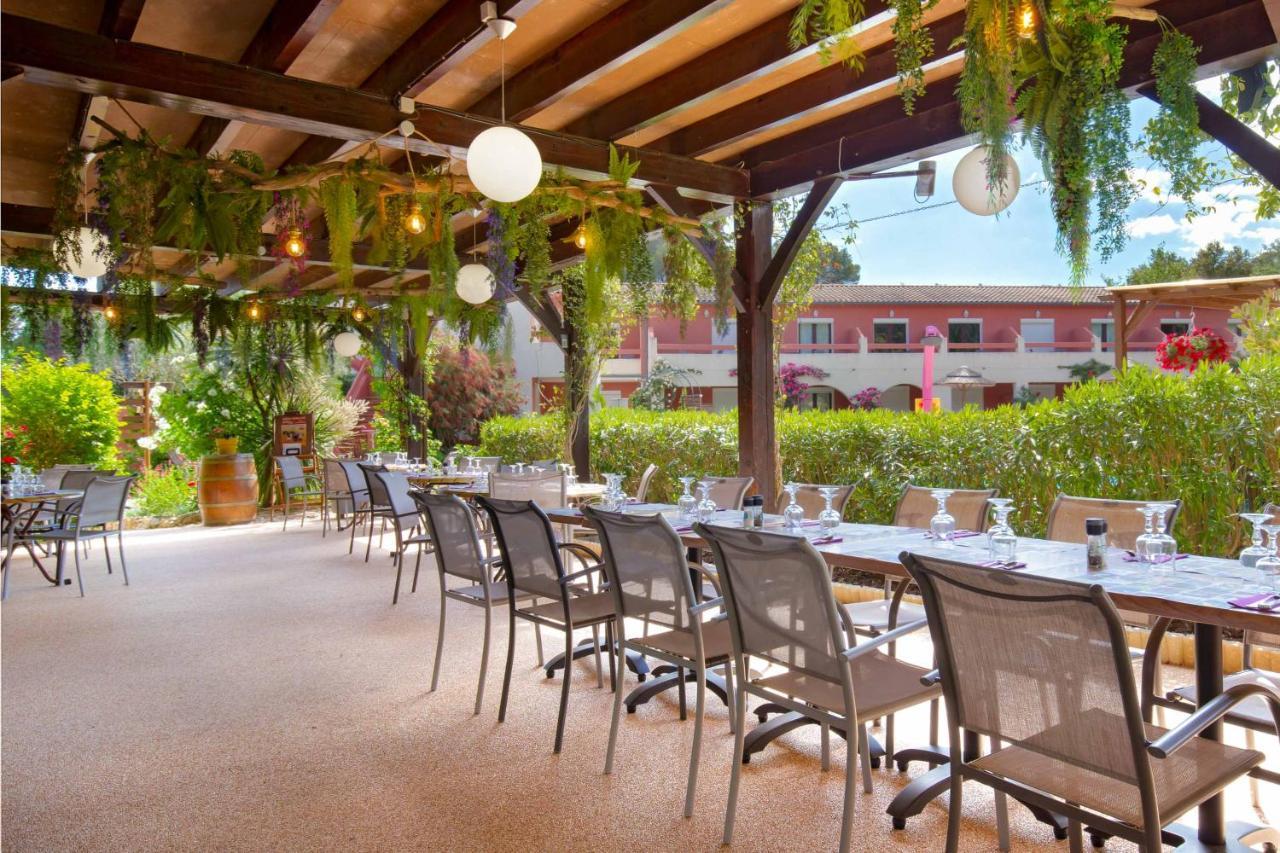 Hotel Les Pins Blancs En Provence Le Muy Exterior foto