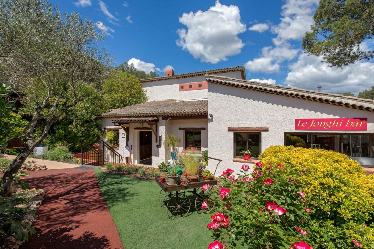 Hotel Les Pins Blancs En Provence Le Muy Exterior foto